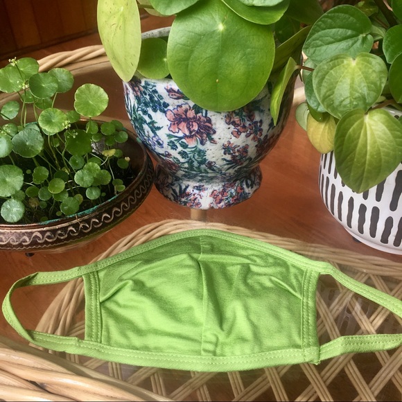 FACE CLOTH MASK/ NWT/ WASHABLE/ MADE IN CANADA - Picture 2 of 5